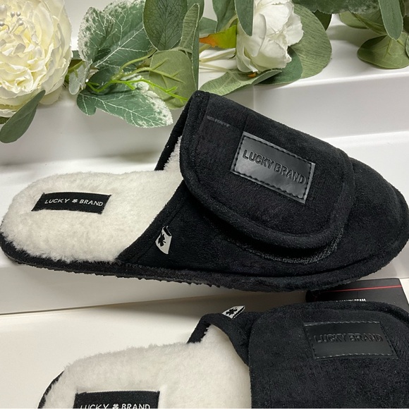 Lucky Brand Plush Black and White Slippers 5M - Picture 4 of 5